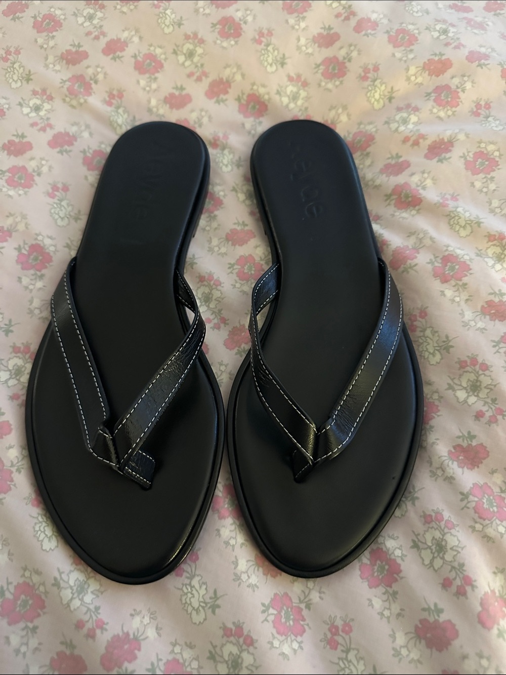 Black Aeyde Melody Flip Flops - size 40 fits like 39